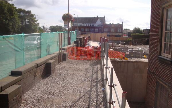 Droylsden Footbridge (Photo: Hollinwood Canal Society)